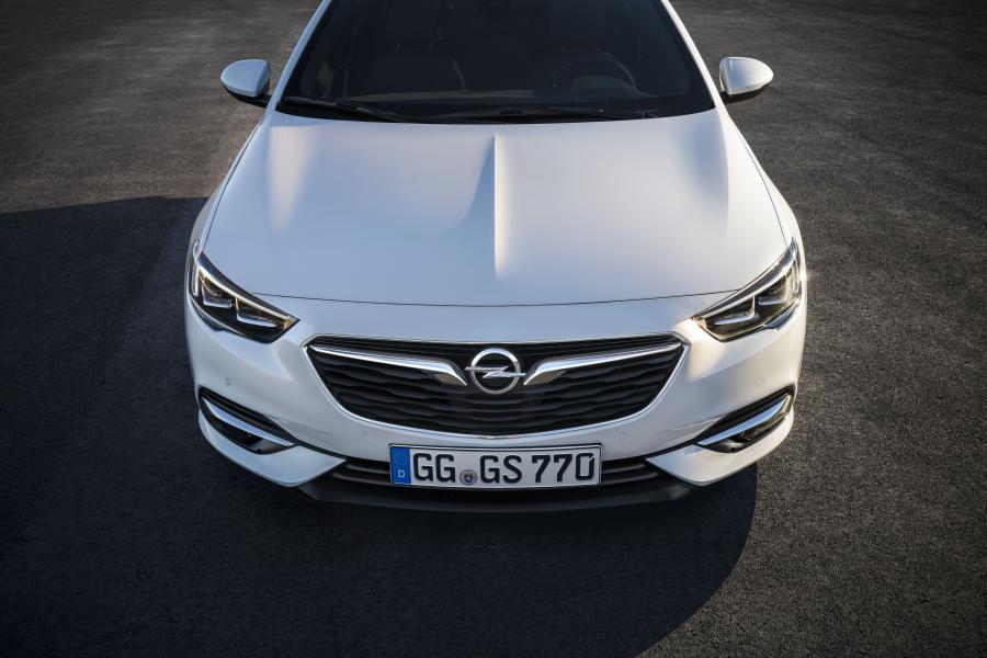 Детали экстерьера Opel Insignia Grand Sport 2017 года  (фото 9 из 16)